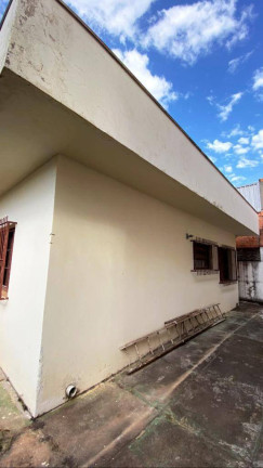 Imagem Casa com 3 Quartos à Venda, 330 m² em Botucatu Imagem Casa com 3 Quartos à Venda, 330 m² em Botucatu