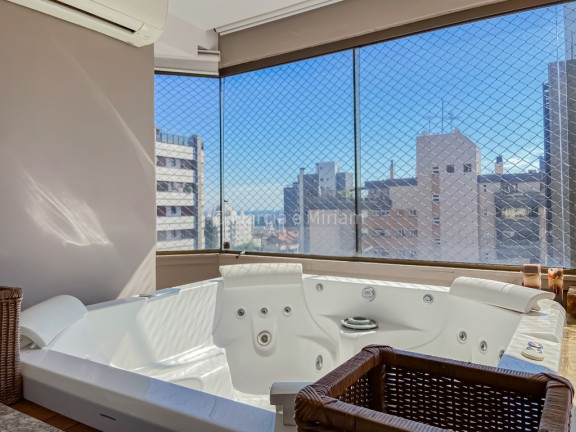 Imagem Apartamento com 3 Quartos à Venda, 250 m² em Auxiliadora - Porto Alegre Imagem Apartamento com 3 Quartos à Venda, 250 m² em Auxiliadora - Porto Alegre
