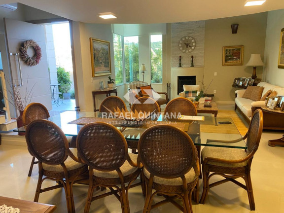 Imagem Casa com 4 Quartos à Venda, 340 m² em Córrego Grande - Florianópolis Imagem Casa com 4 Quartos à Venda, 340 m² em Córrego Grande - Florianópolis