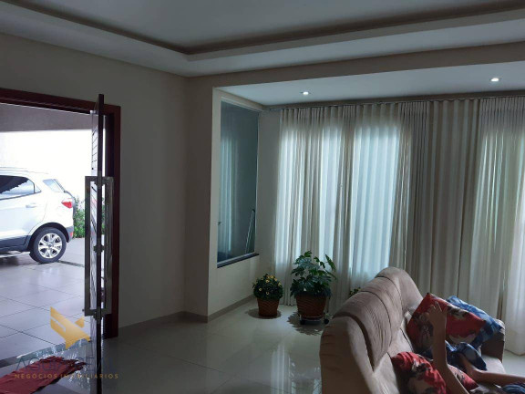Imagem Casa com 3 Quartos à Venda, 238 m² em Jardim Jóquei Club - Campo Grande Imagem Casa com 3 Quartos à Venda, 238 m² em Jardim Jóquei Club - Campo Grande