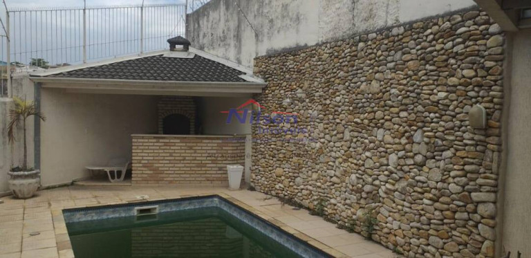Imagem Casa com 5 Quartos à Venda,  em Guarulhos