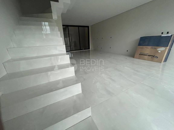 Imagem Sobrado com 3 Quartos à Venda, 240 m² em Barra - Balneário Camboriú Imagem Sobrado com 3 Quartos à Venda, 240 m² em Barra - Balneário Camboriú