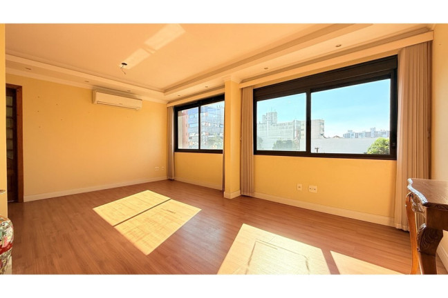 Imagem Imóvel com 2 Quartos à Venda, 70 m² em Menino Deus - Porto Alegre Imagem Imóvel com 2 Quartos à Venda, 70 m² em Menino Deus - Porto Alegre