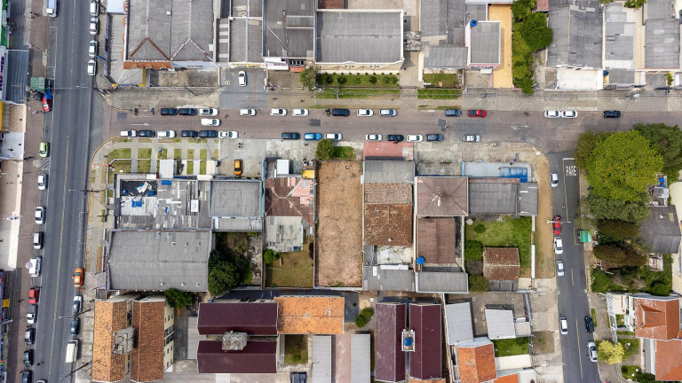 Imagem Terreno à Venda, 372 m² em Sítio Cercado - Curitiba Imagem Terreno à Venda, 372 m² em Sítio Cercado - Curitiba