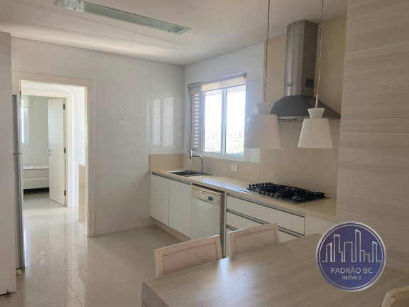 Imagem Apartamento com 3 Quartos para Alugar, 190 m² em Centro - Balneário Camboriú