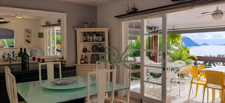Casa com 5 Quartos à Venda, 200 m² em Vila Velha - Angra Dos Reis