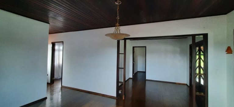 Imagem Sobrado com 4 Quartos à Venda, 269 m² em Santa Catarina - Joinville Imagem Sobrado com 4 Quartos à Venda, 269 m² em Santa Catarina - Joinville