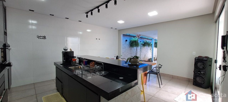 Imagem Casa com 3 Quartos à Venda, 160 m² em Residencial Barreiro - Patos De Minas Imagem Casa com 3 Quartos à Venda, 160 m² em Residencial Barreiro - Patos De Minas