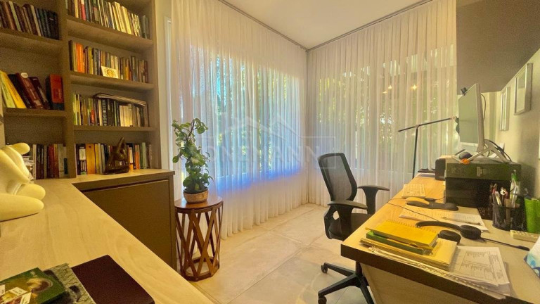 Imagem Casa com 3 Quartos à Venda, 230 m² em Itacorubi - Florianópolis Imagem Casa com 3 Quartos à Venda, 230 m² em Itacorubi - Florianópolis