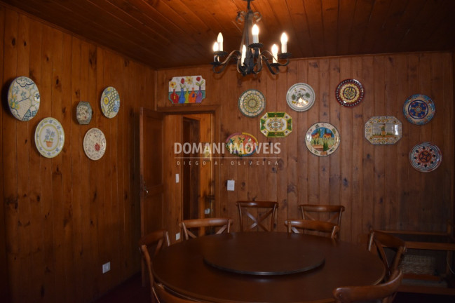 Imagem Casa com 4 Quartos à Venda, 340 m² em Região De Descansópolis - Campos Do Jordão Imagem Casa com 4 Quartos à Venda, 340 m² em Região De Descansópolis - Campos Do Jordão