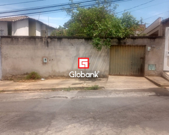 Imagem Casa com 7 Quartos à Venda, 180 m² em São Judas - Montes Claros Imagem Casa com 7 Quartos à Venda, 180 m² em São Judas - Montes Claros