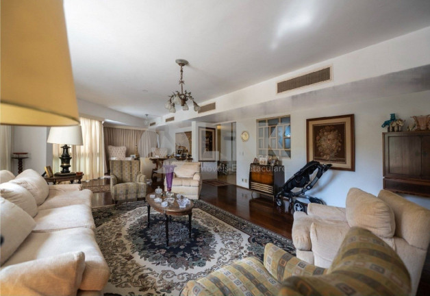 Apartamento com 3 Quartos à Venda, 244 m² em Moinhos De Vento - Porto Alegre
