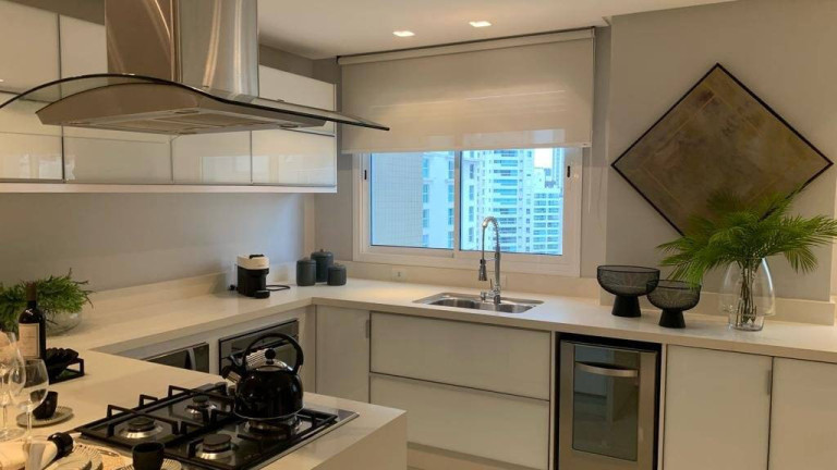 Imagem Apartamento com 3 Quartos à Venda, 186 m² em Barra Sul - Balneário Camboriú Imagem Apartamento com 3 Quartos à Venda, 186 m² em Barra Sul - Balneário Camboriú