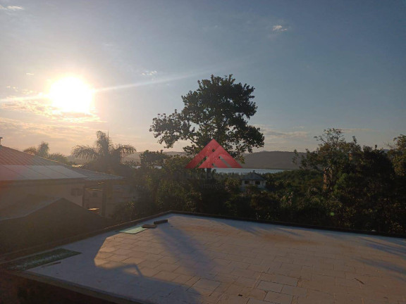 Imagem Casa com 3 Quartos à Venda, 350 m² em Piratininga - Niterói Imagem Casa com 3 Quartos à Venda, 350 m² em Piratininga - Niterói
