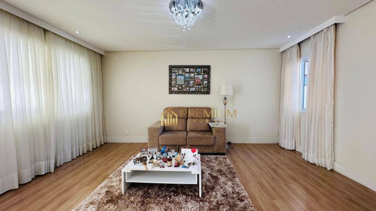Sobrado com 4 Quartos à Venda, 300 m² em Jardim Das Colinas - São José Dos Campos