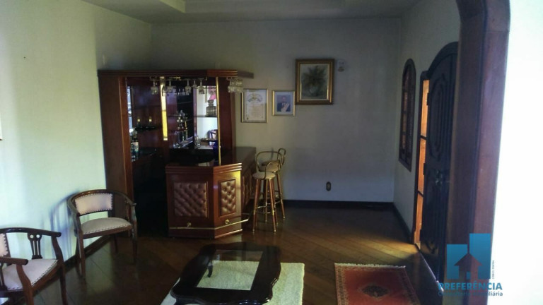 Imagem Casa com 6 Quartos à Venda, 416 m² em Oficinas - Ponta Grossa Imagem Casa com 6 Quartos à Venda, 416 m² em Oficinas - Ponta Grossa