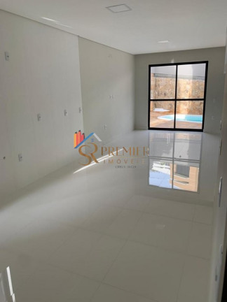 Imagem Casa com 3 Quartos à Venda, 270 m² em Itacorubi - Florianópolis Imagem Casa com 3 Quartos à Venda, 270 m² em Itacorubi - Florianópolis