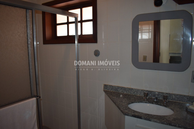 Imagem Casa com 4 Quartos à Venda, 205 m² em Região Do Alto Do Capivari - Campos Do Jordão Imagem Casa com 4 Quartos à Venda, 205 m² em Região Do Alto Do Capivari - Campos Do Jordão