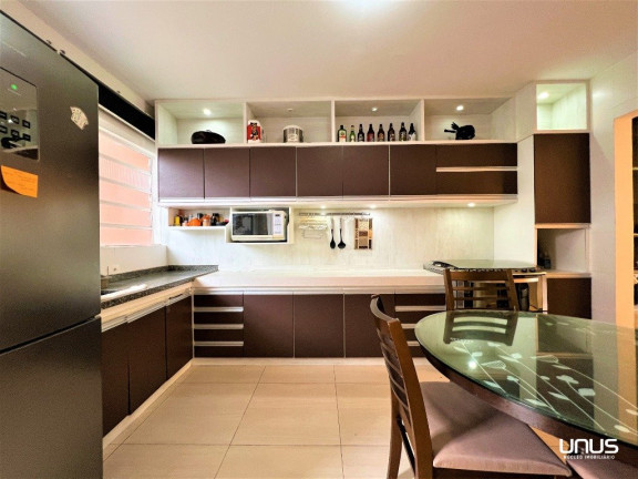 Imagem Casa com 3 Quartos à Venda, em Estreito - Florianópolis Imagem Casa com 3 Quartos à Venda, em Estreito - Florianópolis