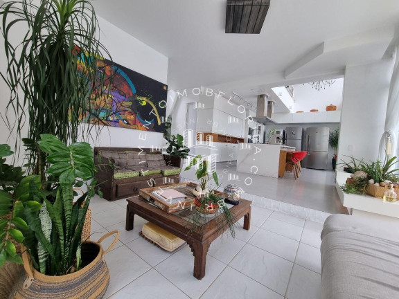 Imagem Apartamento com 8 Quartos à Venda, 341 m² em Centro - Florianópolis Imagem Apartamento com 8 Quartos à Venda, 341 m² em Centro - Florianópolis