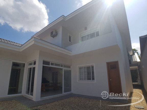 Imagem Casa com 3 Quartos à Venda, 314 m² em Floresta - Joinville Imagem Casa com 3 Quartos à Venda, 314 m² em Floresta - Joinville