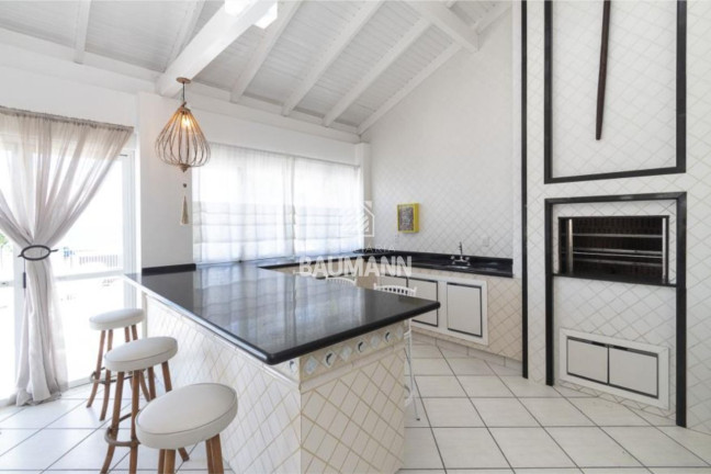 Imagem Casa com 4 Quartos à Venda, 462 m² em Centro - Bombinhas Imagem Casa com 4 Quartos à Venda, 462 m² em Centro - Bombinhas
