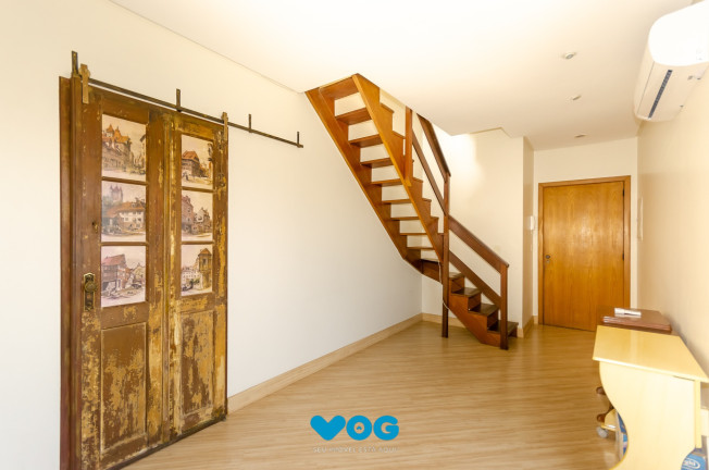 Imagem Imóvel com 2 Quartos à Venda, 135 m² em Petrópolis - Porto Alegre Imagem Imóvel com 2 Quartos à Venda, 135 m² em Petrópolis - Porto Alegre