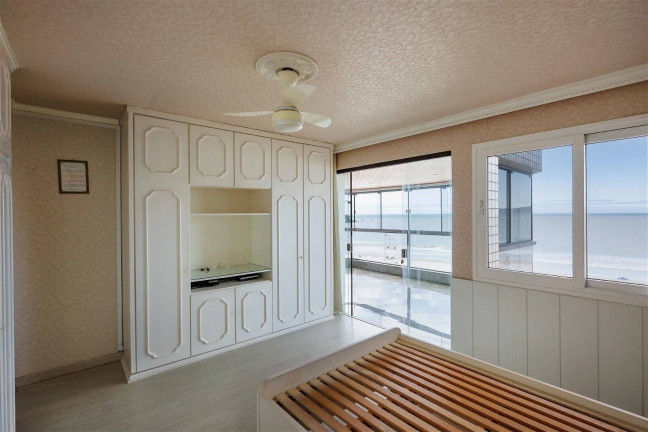 Imagem Apartamento com 3 Quartos para Alugar, 195 m² em Centro - Balneário Camboriú