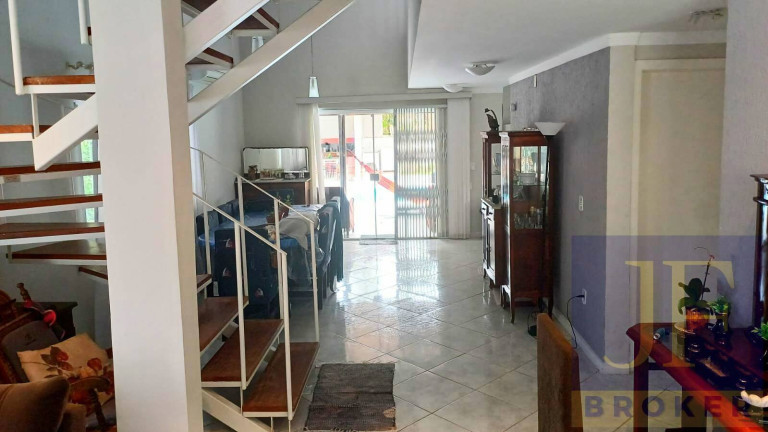 Imagem Casa com 6 Quartos para Temporada, em Canasvieiras - Florianópolis Imagem Casa com 6 Quartos para Temporada, em Canasvieiras - Florianópolis
