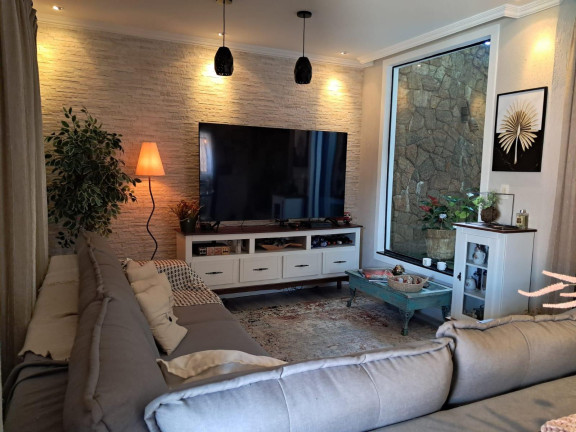 Imagem Casa com 3 Quartos à Venda, 275 m² em Capão Raso - Curitiba Imagem Casa com 3 Quartos à Venda, 275 m² em Capão Raso - Curitiba