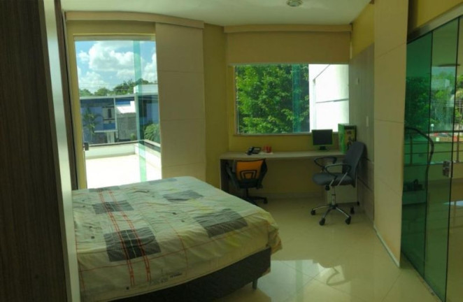 Imagem Imóvel com 4 Quartos à Venda, 750 m² em Tarumã - Manaus Imagem Imóvel com 4 Quartos à Venda, 750 m² em Tarumã - Manaus