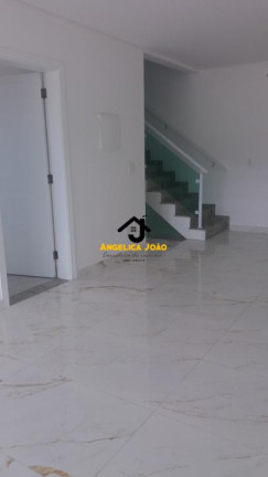 Imagem Casa de Condomínio com 3 Quartos à Venda, 210 m² em Vila Sao Jorge - São Vicente