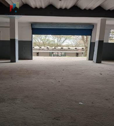 Imóvel Comercial para Alugar, 216 m² em Centro - Alumínio