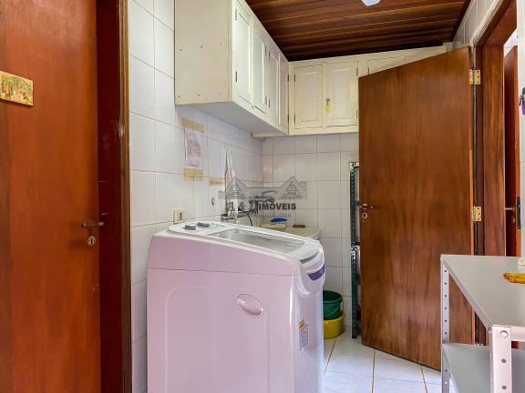 Imagem Casa com 6 Quartos à Venda, 300 m² em Alto Capivari - Campos Do Jordão Imagem Casa com 6 Quartos à Venda, 300 m² em Alto Capivari - Campos Do Jordão