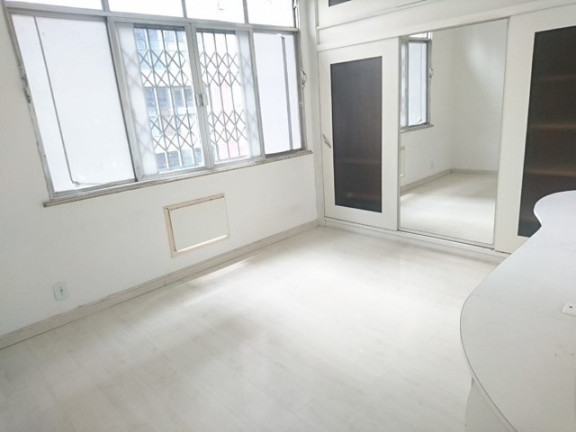 Imagem Imóvel com 3 Quartos à Venda, 130 m² em Icaraí - Niterói Imagem Imóvel com 3 Quartos à Venda, 130 m² em Icaraí - Niterói