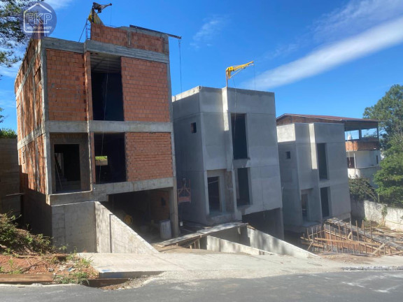 Casa com 4 Quartos à Venda, 200 m² em Ariribá - Balneário Camboriú