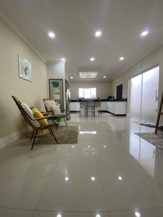 Imagem Sobrado com 3 Quartos à Venda, 291 m² em Centro - Botelhos Imagem Sobrado com 3 Quartos à Venda, 291 m² em Centro - Botelhos
