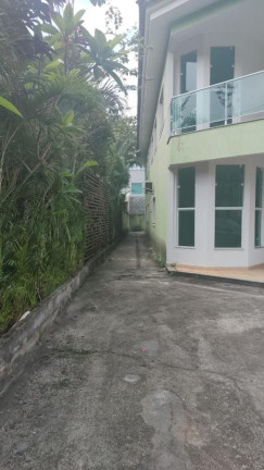 Imagem Casa com 8 Quartos à Venda, 436 m² em Sahy - Mangaratiba