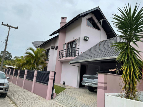Imagem Casa com 3 Quartos à Venda, 185 m² em Morrinhos - Bombinhas Imagem Casa com 3 Quartos à Venda, 185 m² em Morrinhos - Bombinhas