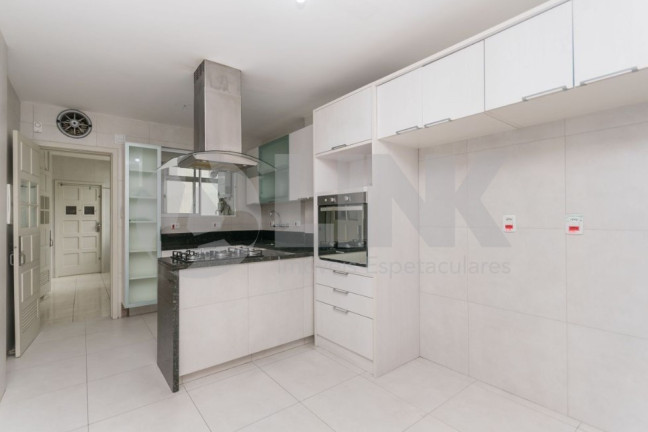 Imagem Apartamento com 3 Quartos à Venda, 142 m² em Moinhos De Vento - Porto Alegre Imagem Apartamento com 3 Quartos à Venda, 142 m² em Moinhos De Vento - Porto Alegre