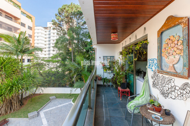 Imagem Apartamento com 3 Quartos à Venda, 151 m² em Real Parque - São Paulo Imagem Apartamento com 3 Quartos à Venda, 151 m² em Real Parque - São Paulo