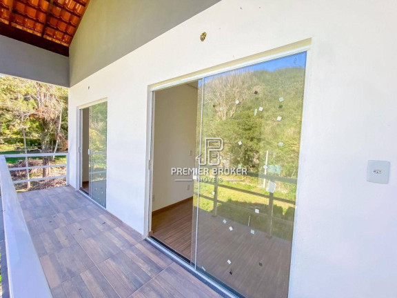 Imagem Casa com 4 Quartos à Venda, 216 m² em Granja Guarani - Teresópolis