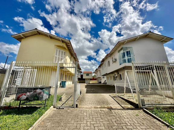 Casa com 3 Quartos à Venda, 100 m² em Tijuca - Alvorada