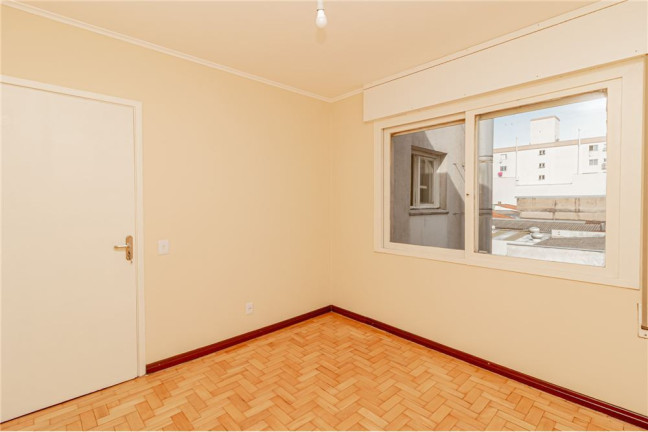 Imagem Imóvel com 4 Quartos à Venda, em Vila Ipiranga - Porto Alegre Imagem Imóvel com 4 Quartos à Venda, em Vila Ipiranga - Porto Alegre