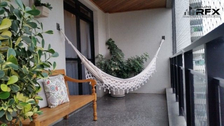 Imagem Apartamento com 3 Quartos à Venda, 215 m² em Santa Rosa - Niterói