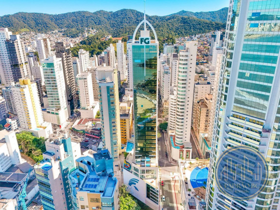 Foto do imóvel Apartamento com 4 Quartos à Venda, 151 m² em Pioneiros - Balneário Camboriú