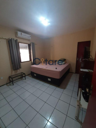 Imagem Casa com 4 Quartos à Venda, 157 m² em Serrinha - Fortaleza Imagem Casa com 4 Quartos à Venda, 157 m² em Serrinha - Fortaleza