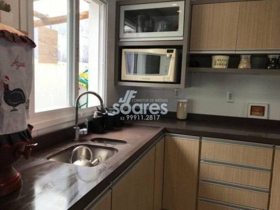 Imagem Sobrado com 2 Quartos à Venda, 76 m² em Fragata - Pelotas