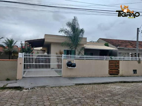 Imagem Casa com 3 Quartos à Venda, 230 m² em Centro - Navegantes Imagem Casa com 3 Quartos à Venda, 230 m² em Centro - Navegantes