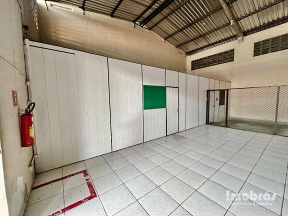 Imagem Galpão para Alugar, 376 m² em Santa Clara - Eusébio Imagem Galpão para Alugar, 376 m² em Santa Clara - Eusébio